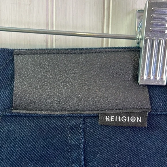 ASOS RELIGION BLOODY CHINO RIPPED KNEE - Picture 6 of 7